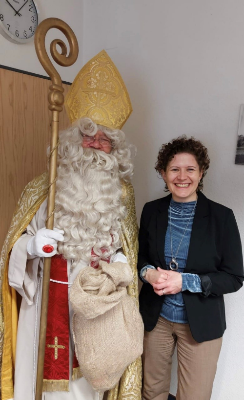 Hl. Bischof Nikolaus zu Besuch im Rathaus der Gemeinde Missen-Wilhams 