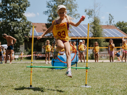 Kinder-Triathlon begeistert 59 junge Sportler - Freibad Seltmans